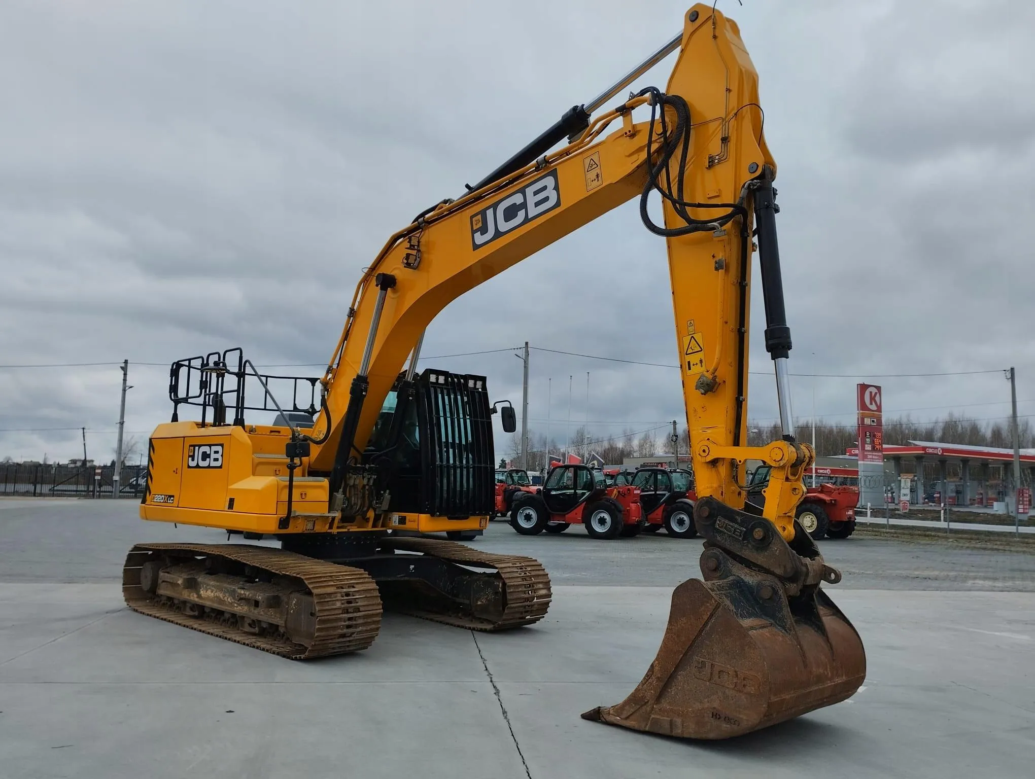 JCB 220 XLC
