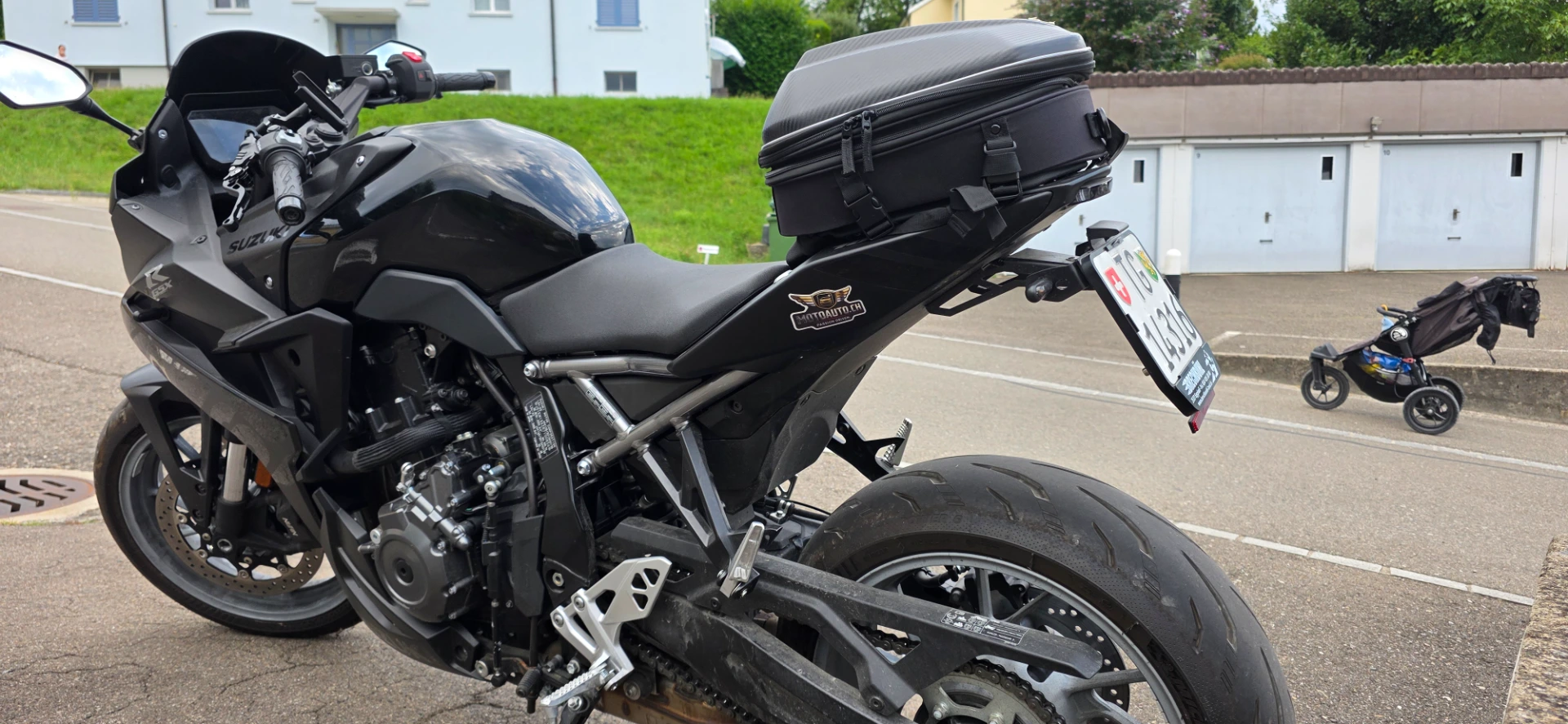 Suzuki gsx 8R