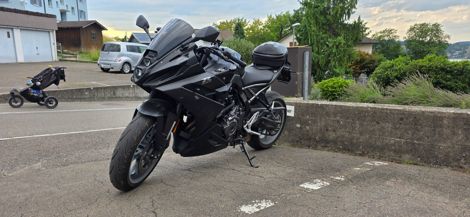 Suzuki gsx 8R